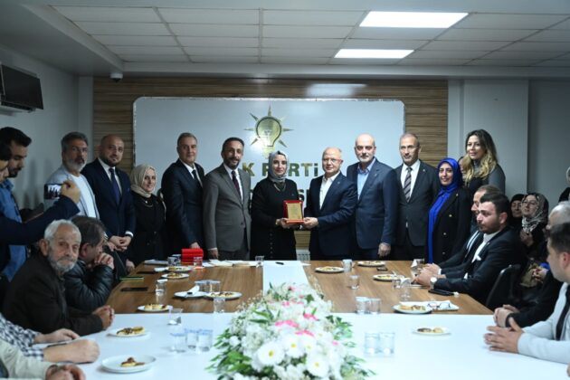 800 yeni üye AK Parti’ye katıldı