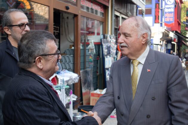 Efsane başkan esnafla buluştu