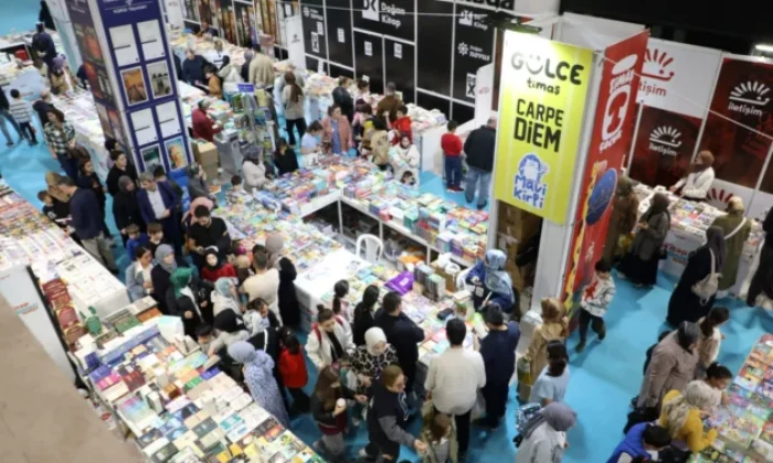 İnegöl Kitap Günleri Coşkuyla sürüyor