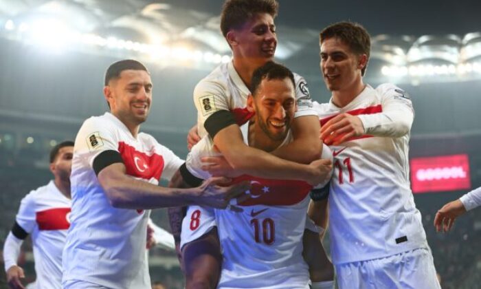 ​Tarih tekerrür etti: Milliler Bursa’da dubleyle play-off’u kaptı!