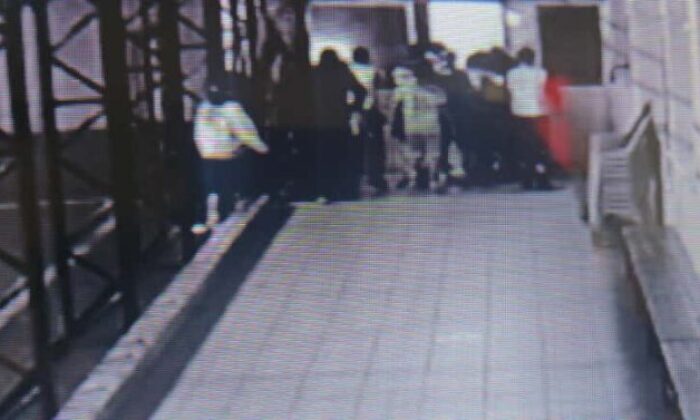 Halı sahada kalbine yenildi