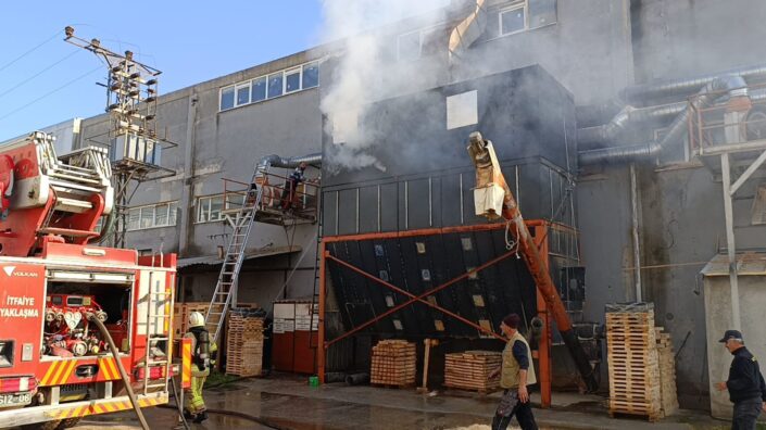 Mobilya fabrikasında yangın