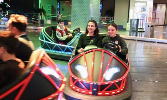 Osmangazi’de başarılı öğrenciler ödüllendirildi