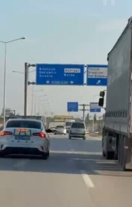 İhtara uymayan sürücüyü silahla durdurdular!