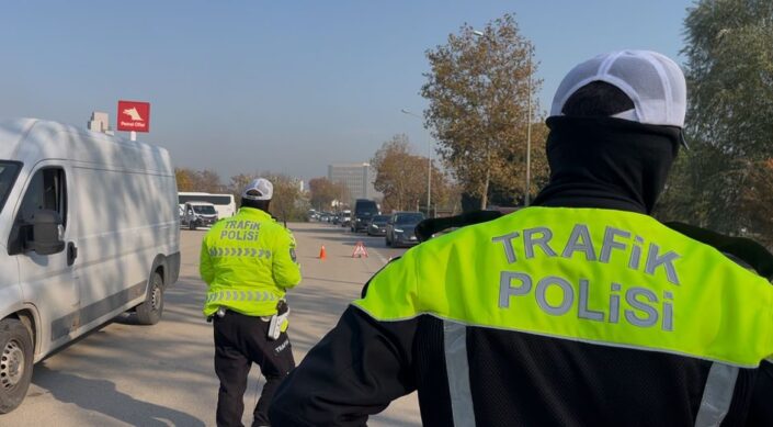 Kendi hatasının faturasını polise kesmeye çalıştı