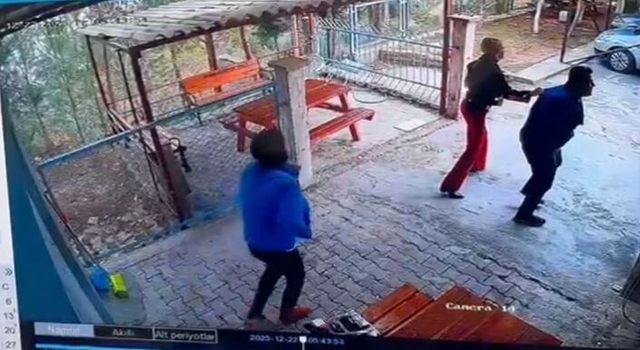 Korkunç saldırı! Ortaokul öğrencisi okul müdürünü vurdu!