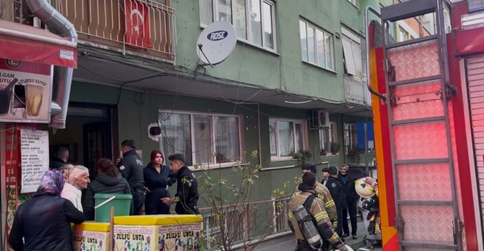 Eşine kızdı, evi yaktı mahalleli ayağa kalktı