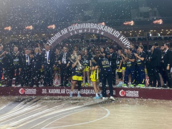 Fenerbahçe Opet, kupayı müzesine götürdü