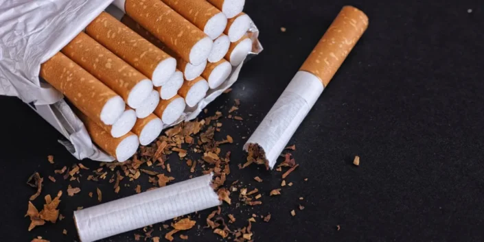 Günde yarım paketten fazla sigara içenlere uyarı!