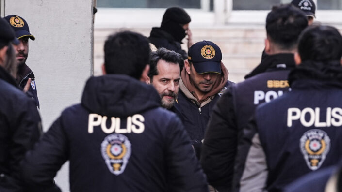 Erden Timur ve 26 şüpheli adliyede