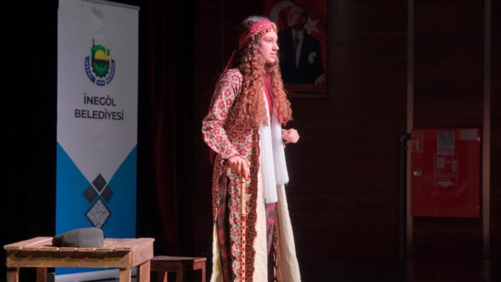 Genç meddahlar İnegöl’de sahne aldı