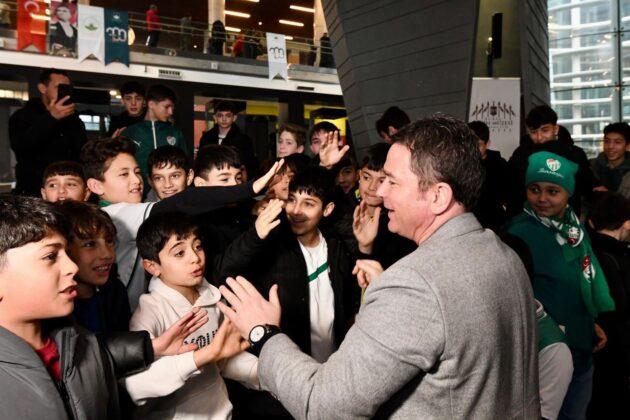 Osmangazili çocuklar Bursaspor maçını stadda izledi