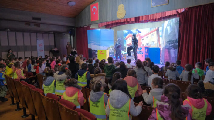 İnegöl’de Tiyatro Festivali coşkusu