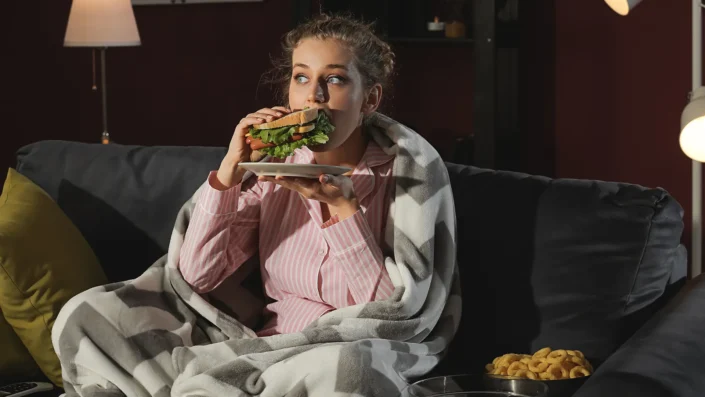 Gece atıştırmaları kalp sağlığını tehdit ediyor