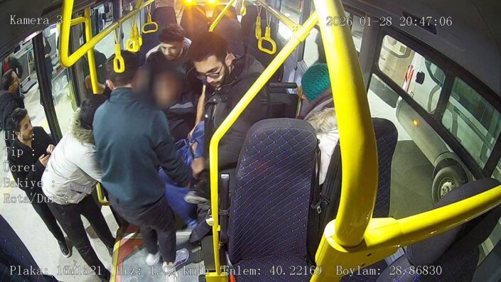 Bursa’da halk otobüsünde zamanla yarış