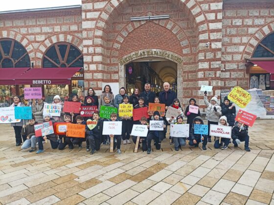 Minik öğrencilerden anlamlı ziyaret