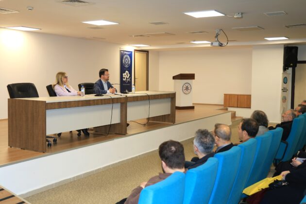 BUÜ’de “Modern dünyanın kökenleri” konuşuldu