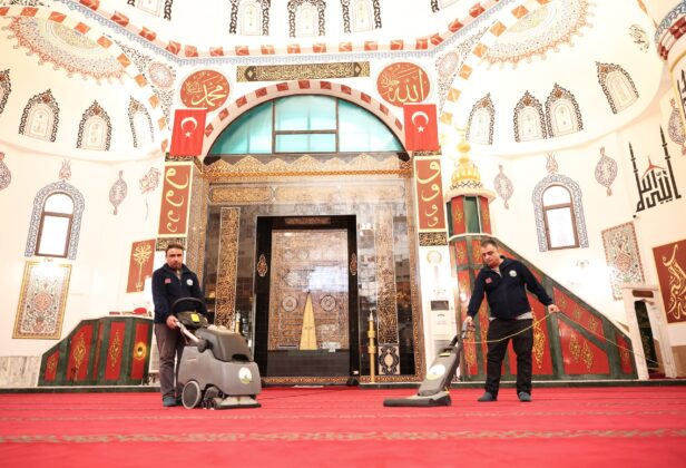 Osmangazi’de camiler Ramazan’a hazırlandı