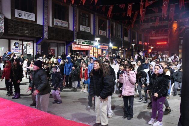 İznikli çocuklar Ramazan akşamlarında buluşuyor