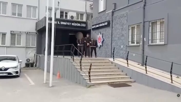 Bursa’da 3 firari yakalandı
