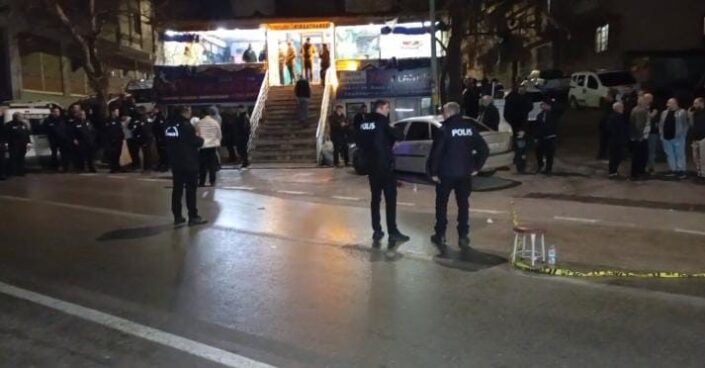Mekan çıkışı silahlı saldırı!