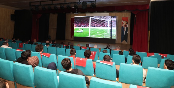 Osmangazi’de Milli maç heyecanı yaşandı