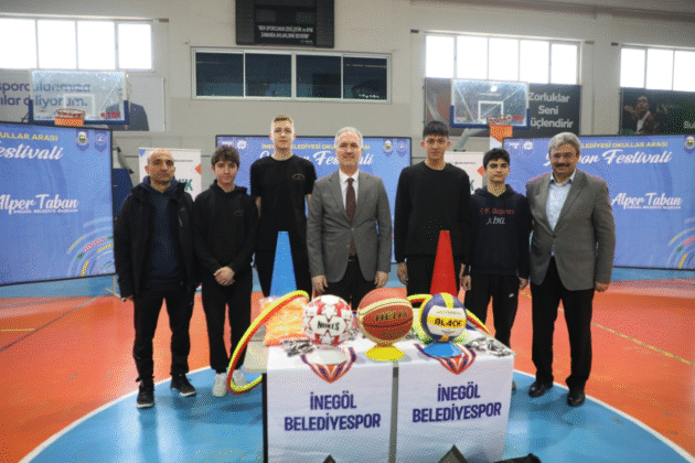 İnegöl Belediyesi’nden 80 okula spor malzemesi desteği