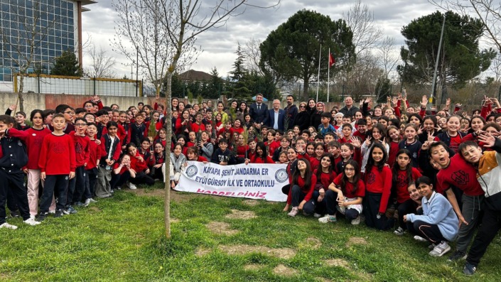 İlköğretim öğrencileri anlamlı bir etkinliğe imza attı