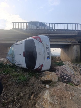 Genç sürücü ölümden döndü