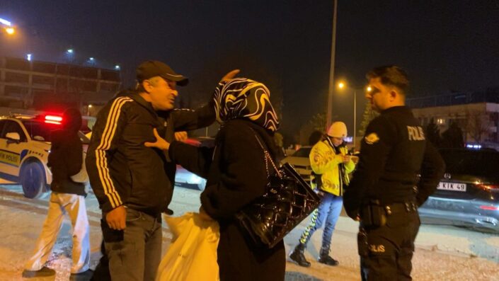 Araçta yüksek sese trafikten men!