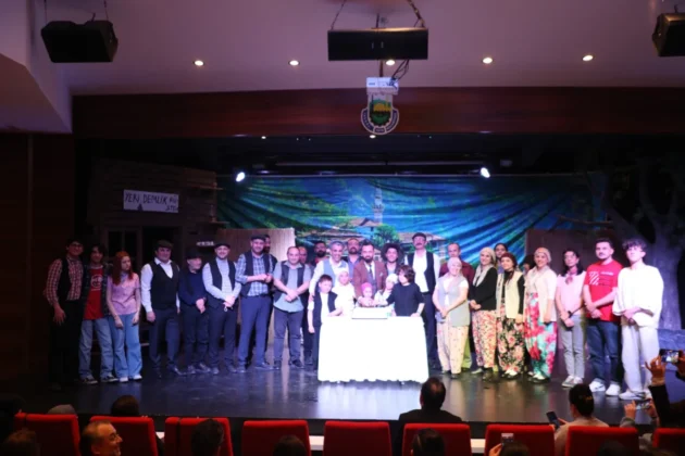 İnegöl’de ‘Dünya Tiyatrolar Günü’ kutlandı