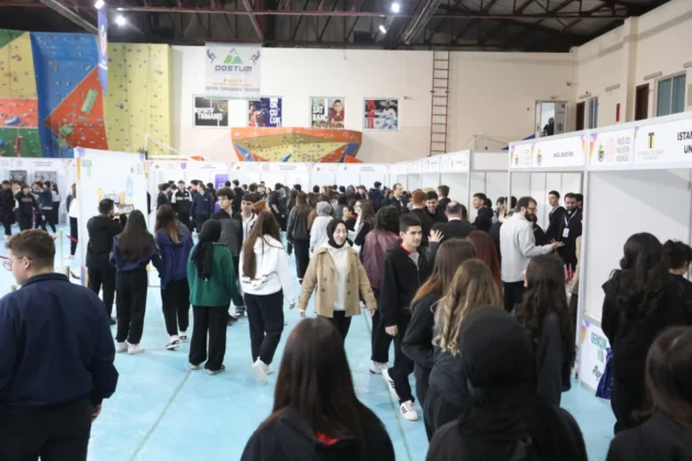 İnegöl’de 8. Üniversite Ve Meslek Tanıtım Günleri başladı