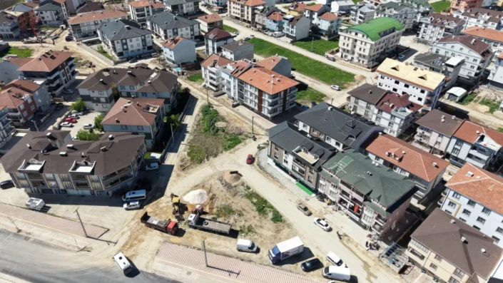 İnegöl’de üst yapı uygulamaları sürüyor