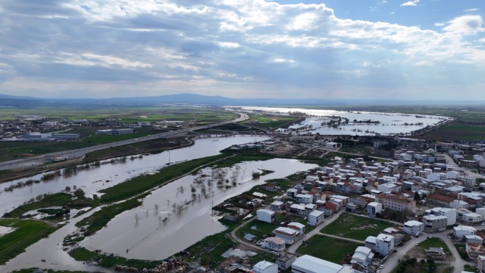 Bursa’da araziler sular altında kaldı