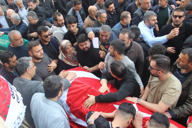 Okul saldırısında hayatını kaybeden canlara veda