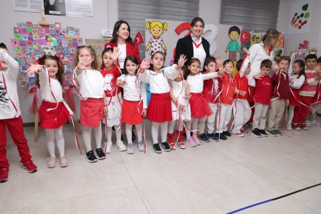 Osmangazili minikler 23 Nisan’ı coşkuyla kutladı