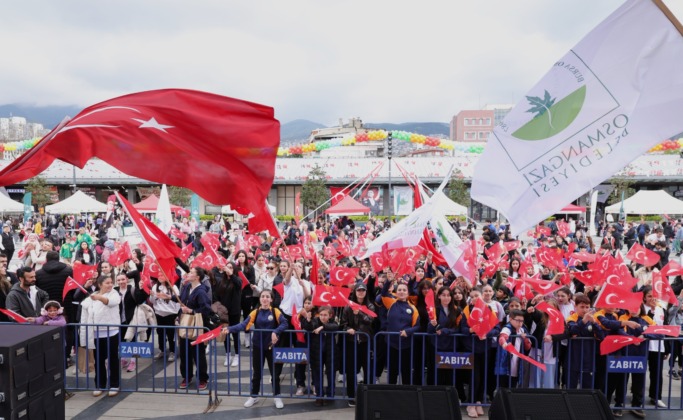 Osmangazi Belediyesi’nden çocuklara bayram hediyesi