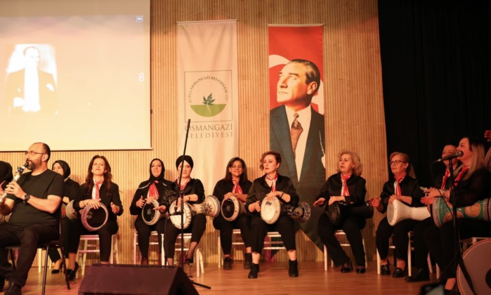 Kadınlardan muhteşem ritim gösterisi