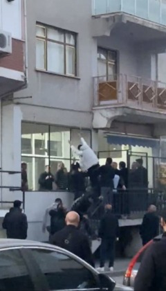 Bursa’da tekmeli sopalı kavga