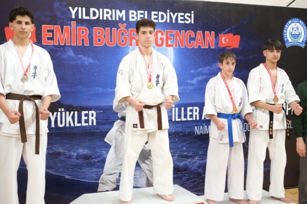 Turnuvaya Yıldırımlı sporcular damga vurdu