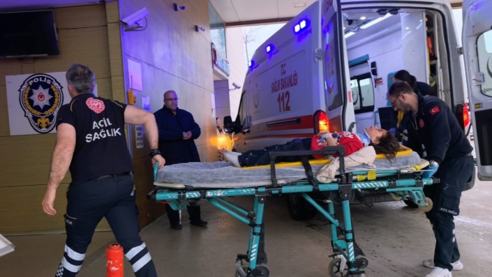 Kontrolden çıkan motosiklet devrildi