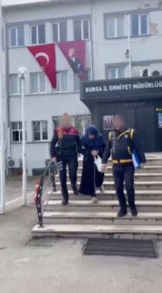 Bursa’da kan donduran olay: Satırla 15 parçaya bölüp çöpe attı!