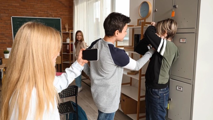 Çocuklarda şiddetin perde arkası: Yalnızlık ve ekran