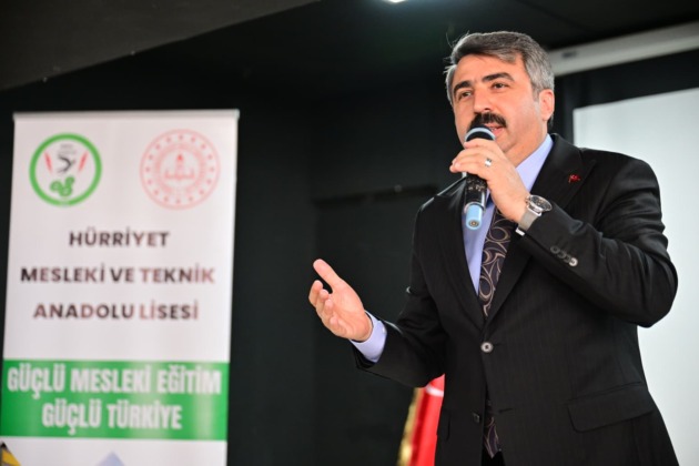 Başkan  Yılmaz, öğrencilerle deneyimlerini paylaştı