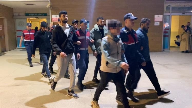 Ülkeye kaçak giren şahıslar yakalandı