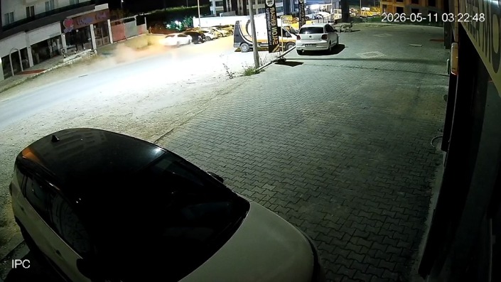 Direksiyon başında uyuyakaldı, 4 araca çarptı!