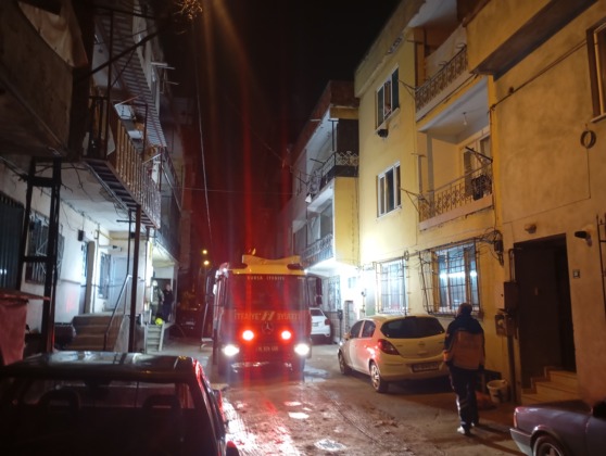 3 katlı binada korkutan yangın