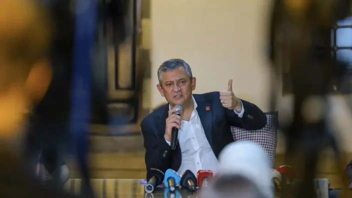 Özgür Özel: CHP, seçimlere giremeyebilir