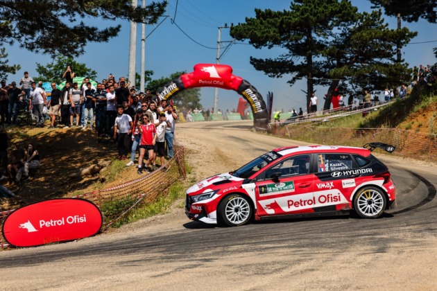 Bursa Rallisi’nin kazananı Kerem Kazaz oldu