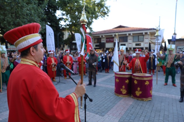 Gazi Orhan Parkı’nda Mehter sesleri yükseldi
